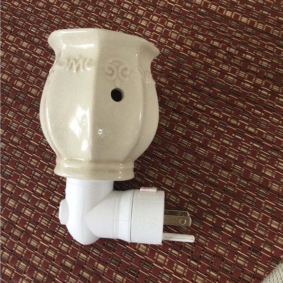 Scentsy burner - Picture 3 of 3